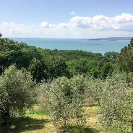 בית נופש Montecolognola Sleeps 16 Pool Wifi Monte del Lago