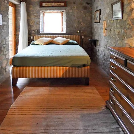 Montecolognola Sleeps 16 Pool Wifi