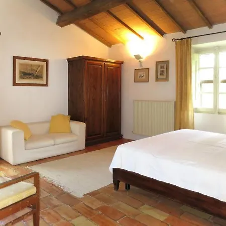 Montecolognola Sleeps 16 Pool Wifi Holiday home *