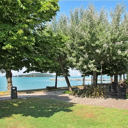 Montecolognola Sleeps 16 Pool Wifi Holiday home *