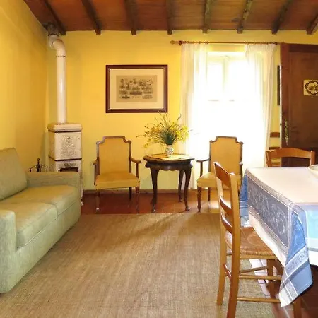 Holiday home Montecolognola Sleeps 16 Pool Wifi Monte del Lago